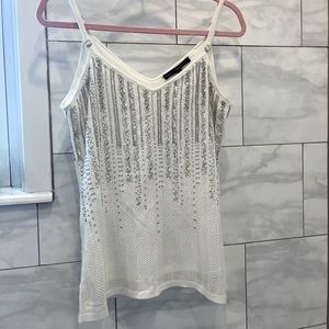 Beautiful white top!